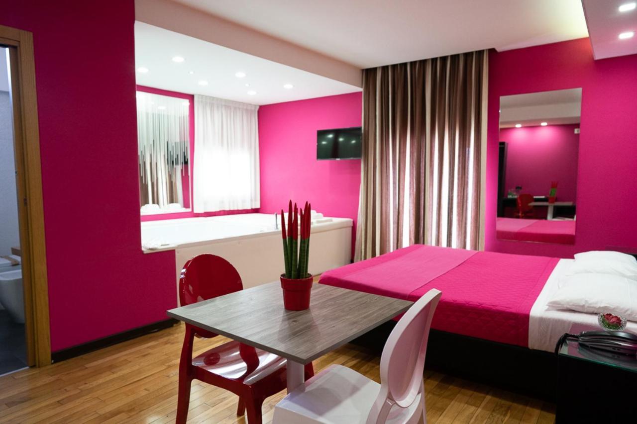 Sweet Central Hotel カゼルタ エクステリア 写真
