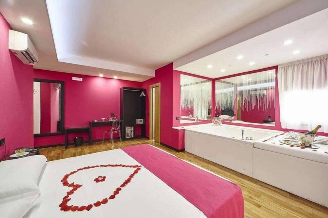Sweet Central Hotel カゼルタ エクステリア 写真